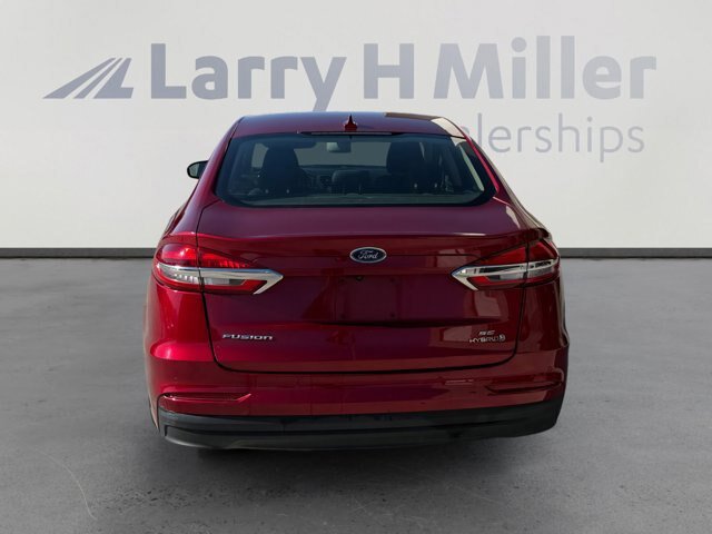 Certified 2019 Ford Fusion SE FWD image 4