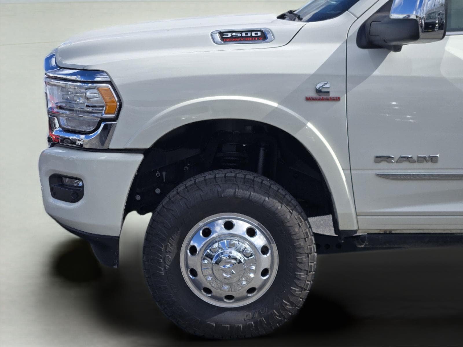 Used 2024 RAM 3500 Limited AWD/4WD image 9