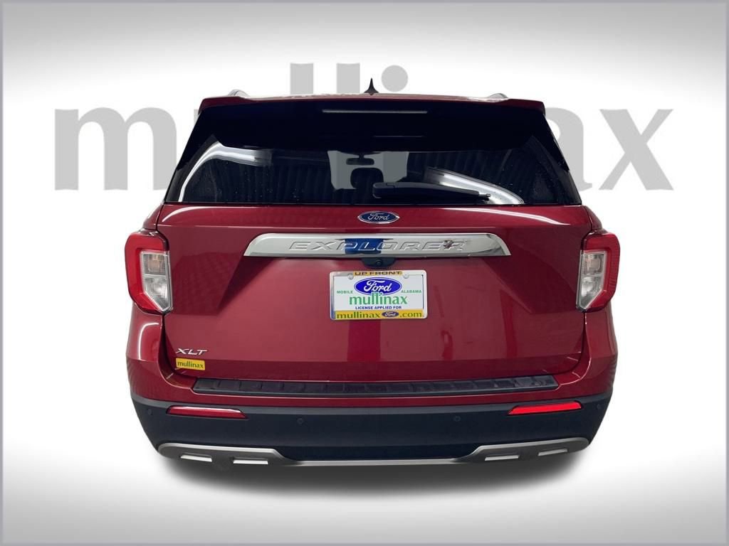 Certified 2023 Ford Explorer XLT w/ Equipment Group 202A image 4