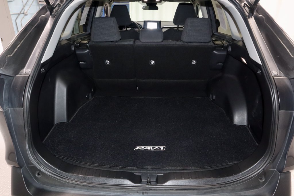 Used 2022 Toyota RAV4 LE AWD/4WD image 13