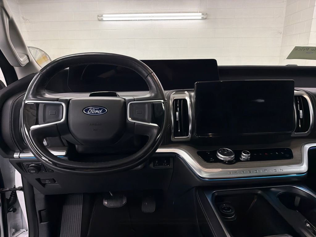 Certified 2025 Ford Expedition Max Platinum AWD/4WD image 9