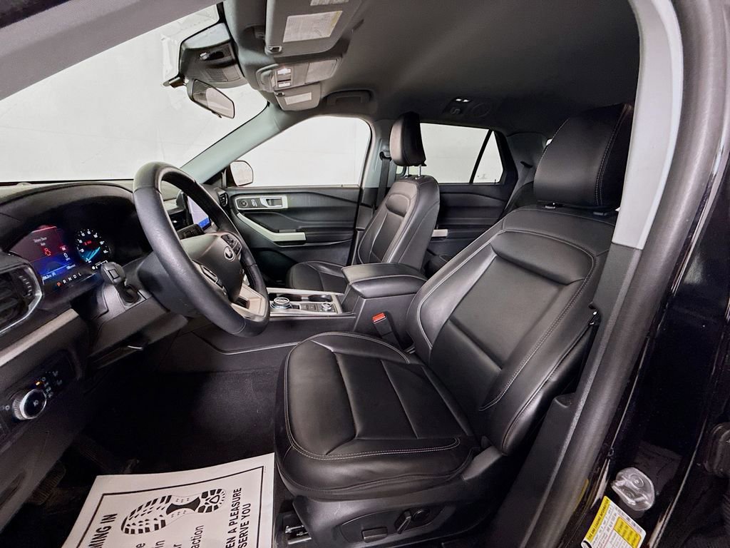 Certified 2023 Ford Explorer XLT w/ Equipment Group 202A image 9