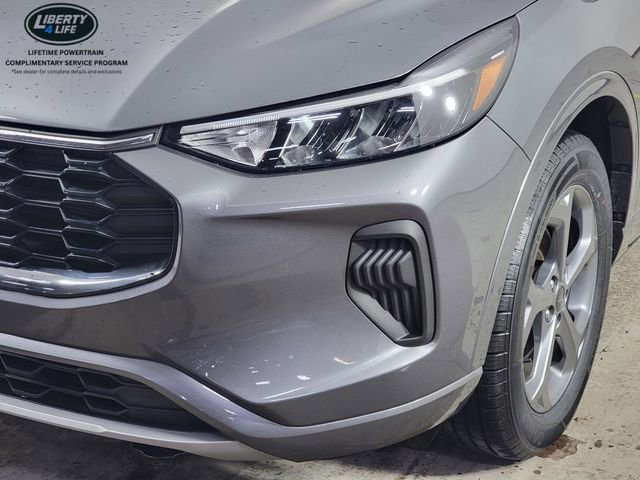 Certified 2023 Ford Escape ST-Line w/ Tech Pack #1 AWD/4WD image 9
