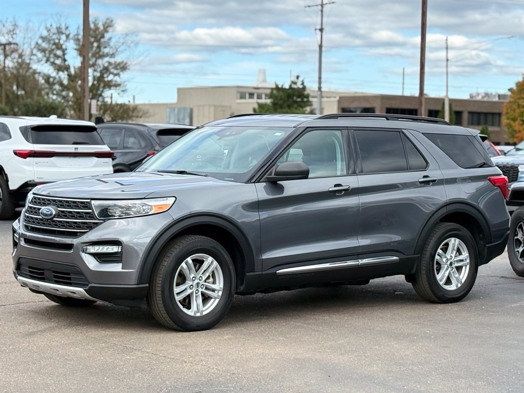 Certified 2024 Ford Explorer XLT w/ Equipment Group 202A AWD/4WD image 39