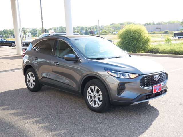 Certified 2023 Ford Escape Active w/ Tech Pack #2 AWD/4WD image 3