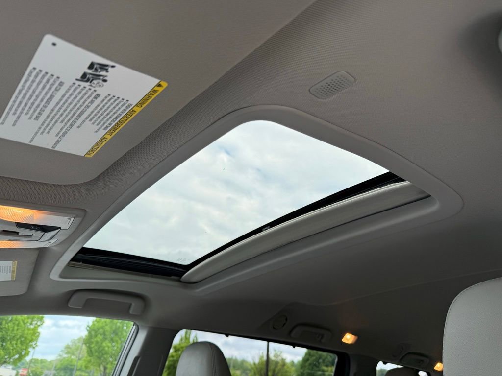 Used 2019 Toyota Sienna XLE w/ XLE Navigation Package AWD/4WD image 13
