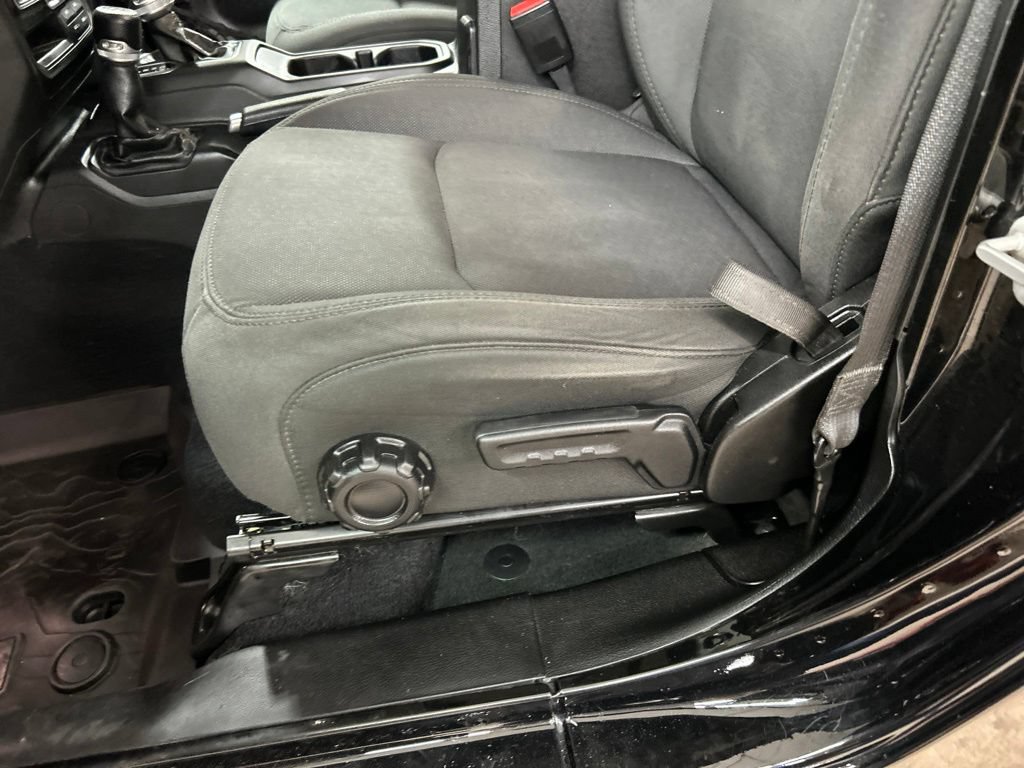 Used 2022 Jeep Wrangler Unlimited Sport AWD/4WD image 12