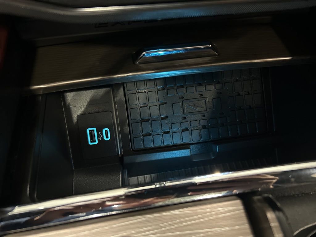 Certified 2024 Ford Expedition Limited image 28