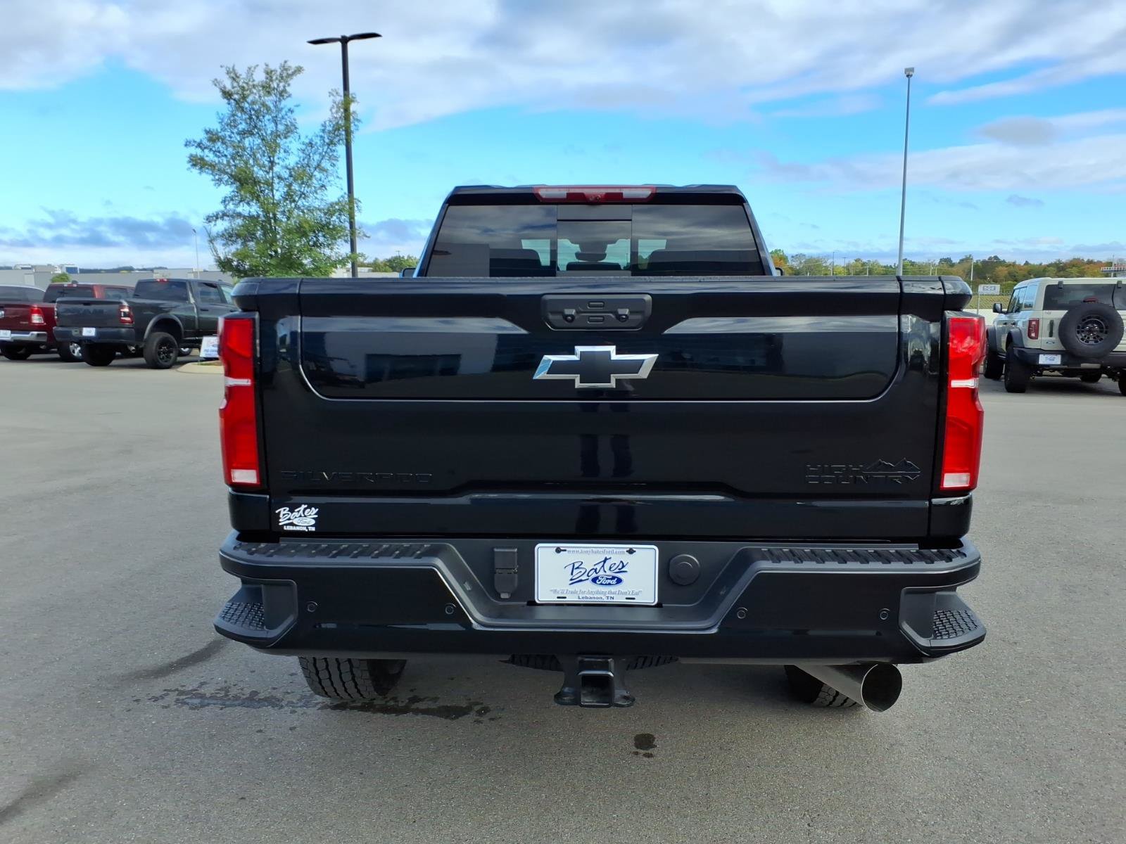 Used 2026 Chevrolet Silverado 2500 High Country w/ High Country Premium Package AWD/4WD image 4