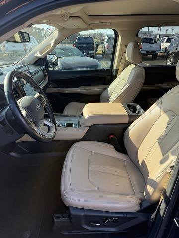 Certified 2023 Ford Expedition Limited image 9