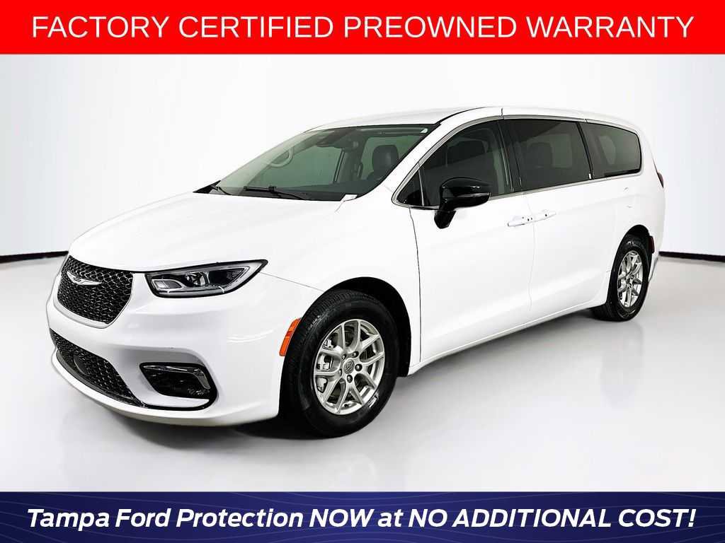 Used 2024 Chrysler Pacifica Touring-L