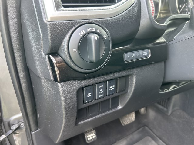 Used 2017 Nissan Titan SV RWD image 28
