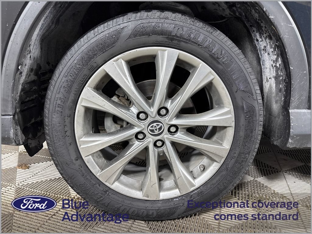 Used 2017 Toyota RAV4 Limited FWD image 10