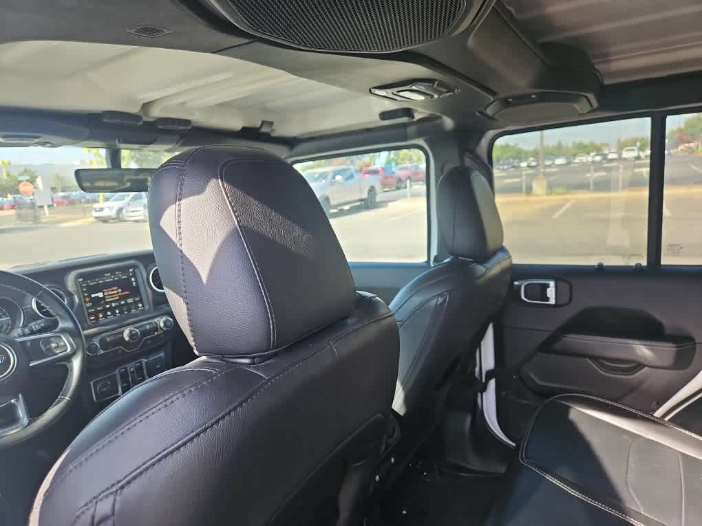 Used 2022 Jeep Wrangler Unlimited Sahara AWD/4WD image 11