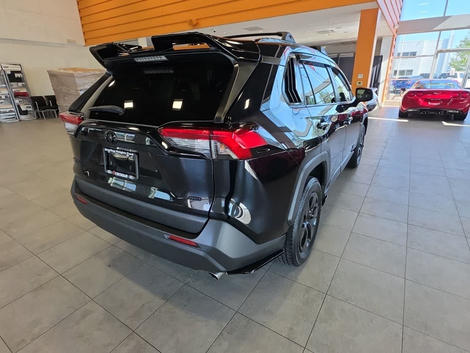 Used 2020 Toyota RAV4 LE w/ All Weather Liner Package AWD/4WD image 10