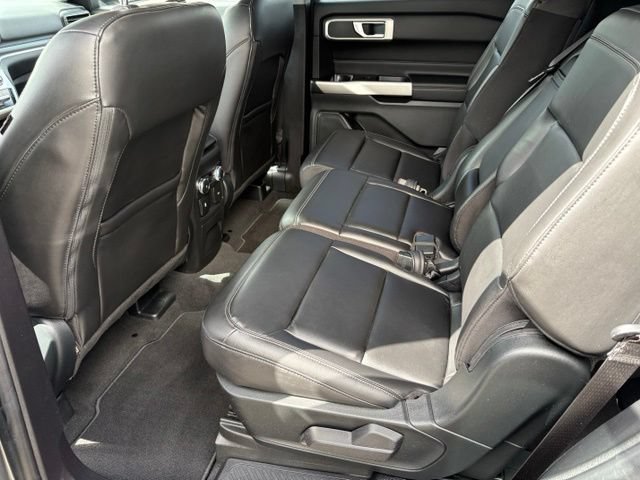 Certified 2022 Ford Explorer XLT w/ Equipment Group 202A AWD/4WD image 30