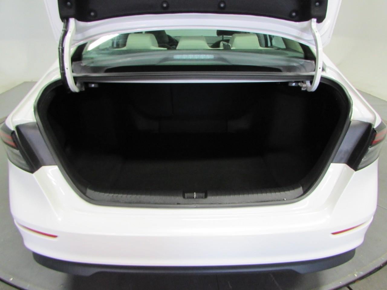 Used 2025 Honda Accord SE image 11