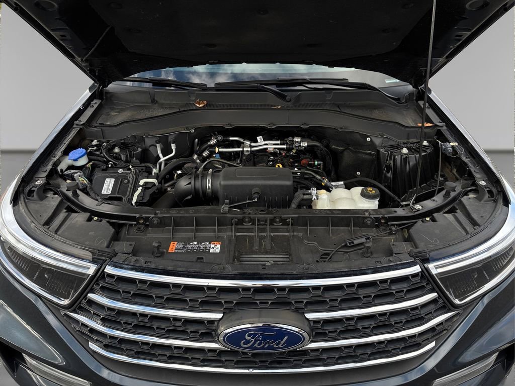 Certified 2022 Ford Explorer XLT w/ Equipment Group 202A image 16