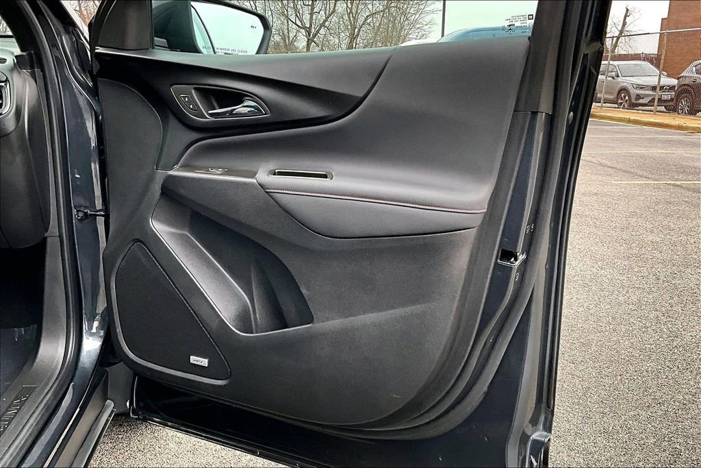 Used 2023 Chevrolet Equinox RS w/ RS Leather Package image 23