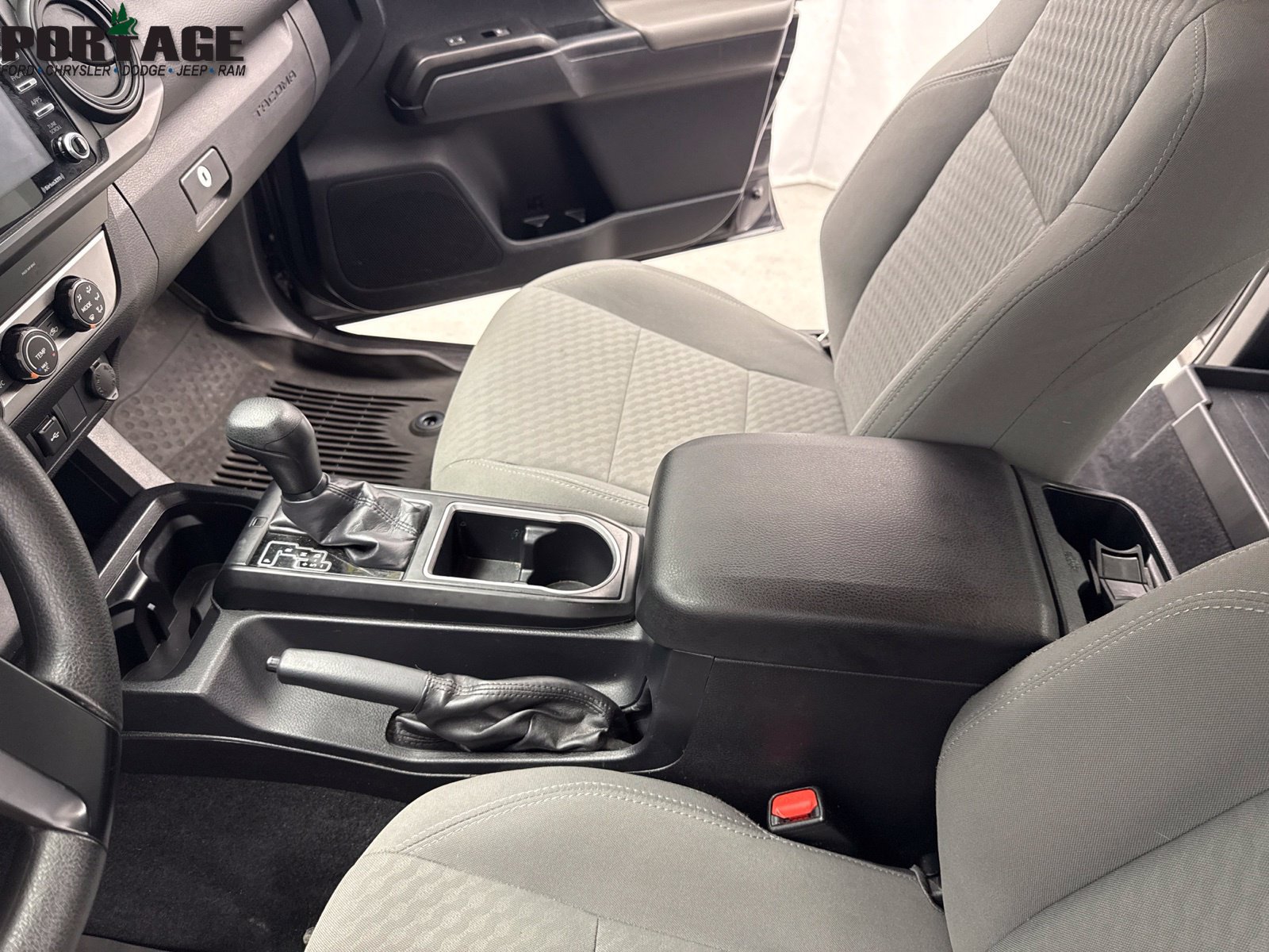 Used 2020 Toyota Tacoma SR5 AWD/4WD image 19