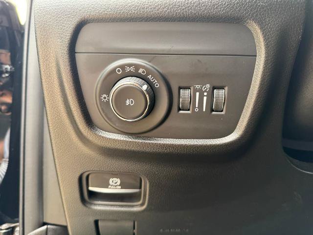 Used 2023 Jeep Grand Cherokee Overland AWD/4WD image 20