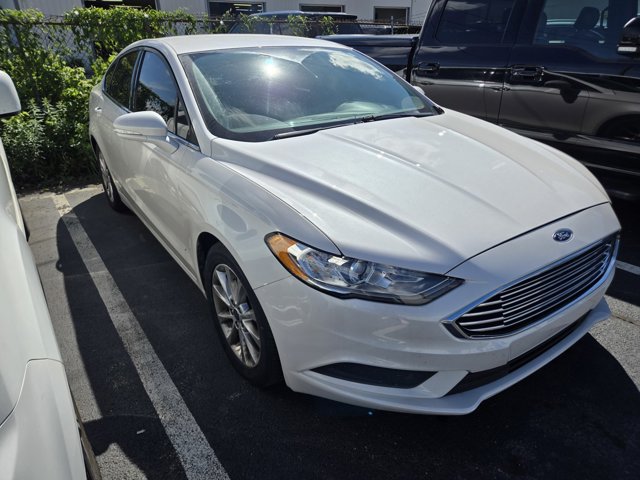 Certified 2017 Ford Fusion SE w/ Fusion SE Technology Package