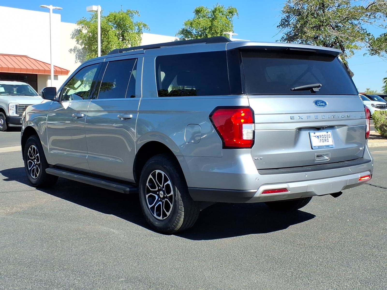 Certified 2024 Ford Expedition Max XLT AWD/4WD image 3