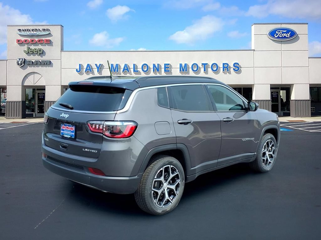 Used 2024 Jeep Compass Limited AWD/4WD image 3