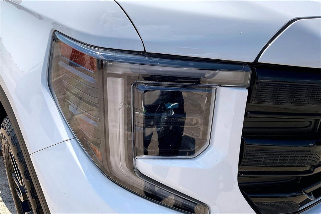 Used 2023 GMC Sierra 1500 Elevation image 33