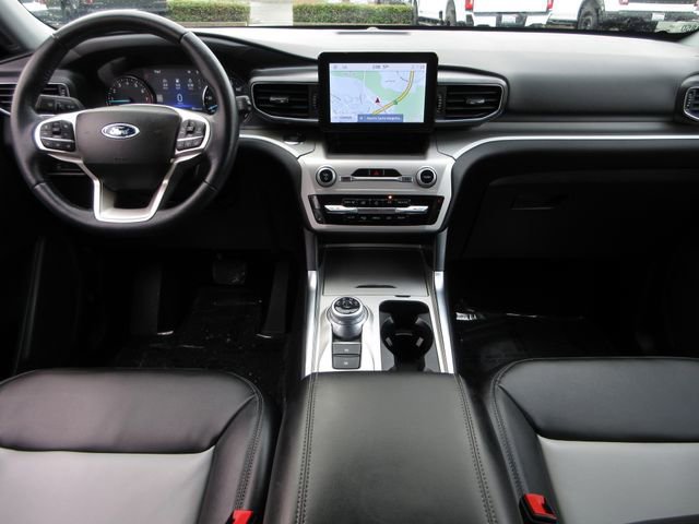 Certified 2022 Ford Explorer XLT w/ Equipment Group 202A image 20