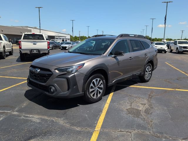Used 2024 Subaru Outback Premium AWD/4WD image 3