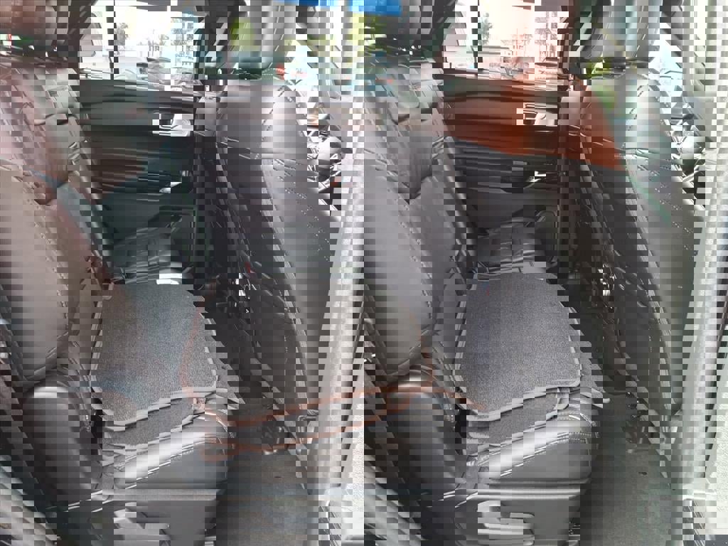 Certified 2023 Ford Explorer Platinum w/ Technology Package image 14