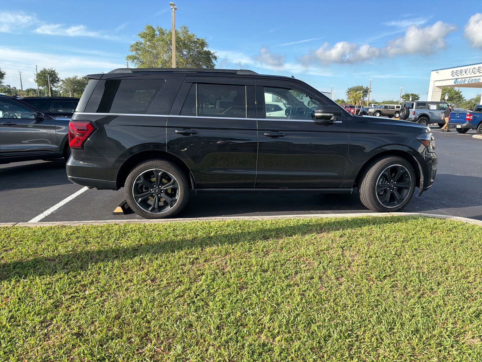 Certified 2024 Ford Expedition Limited RWD image 4