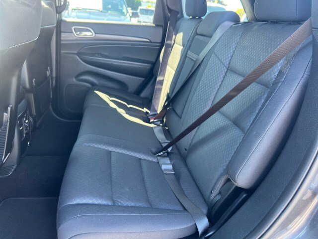 Used 2019 Jeep Grand Cherokee Laredo AWD/4WD image 19