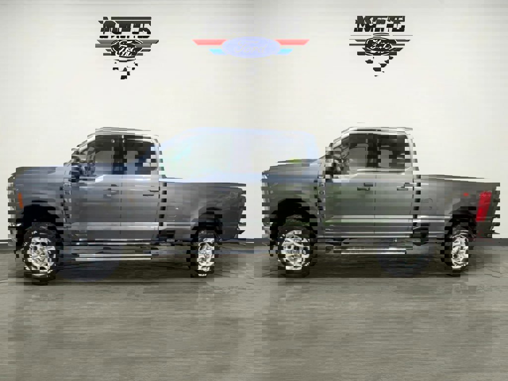 Certified 2025 Ford F250 XLT image 2