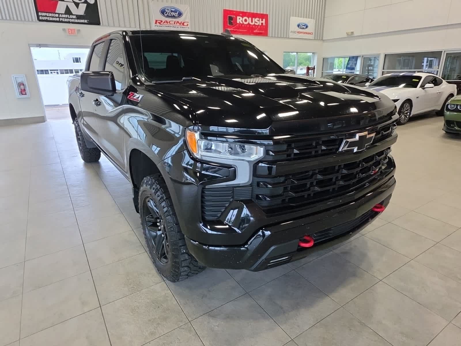 Used 2022 Chevrolet Silverado 1500 LT Trail Boss AWD/4WD image 4