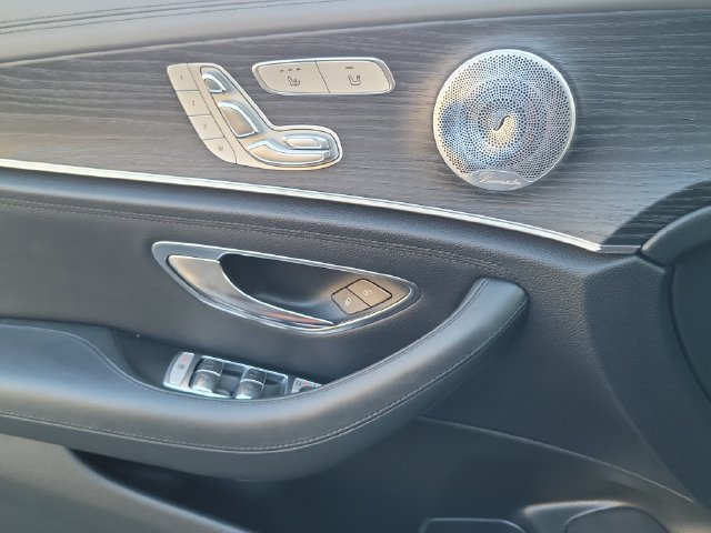 Used 2020 Mercedes-Benz E 350 Sedan image 17