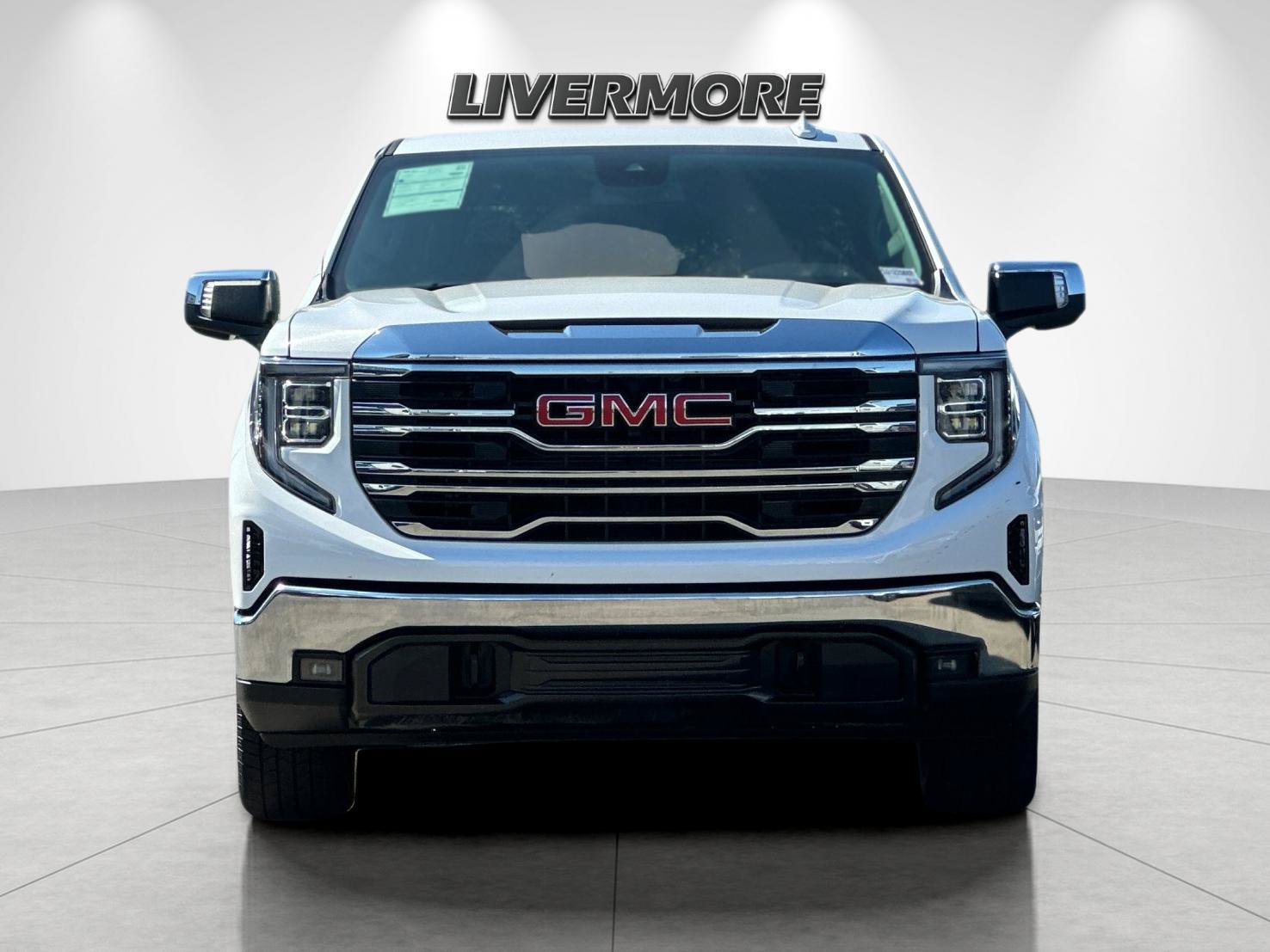 Used 2025 GMC Sierra 1500 SLT AWD/4WD image 8