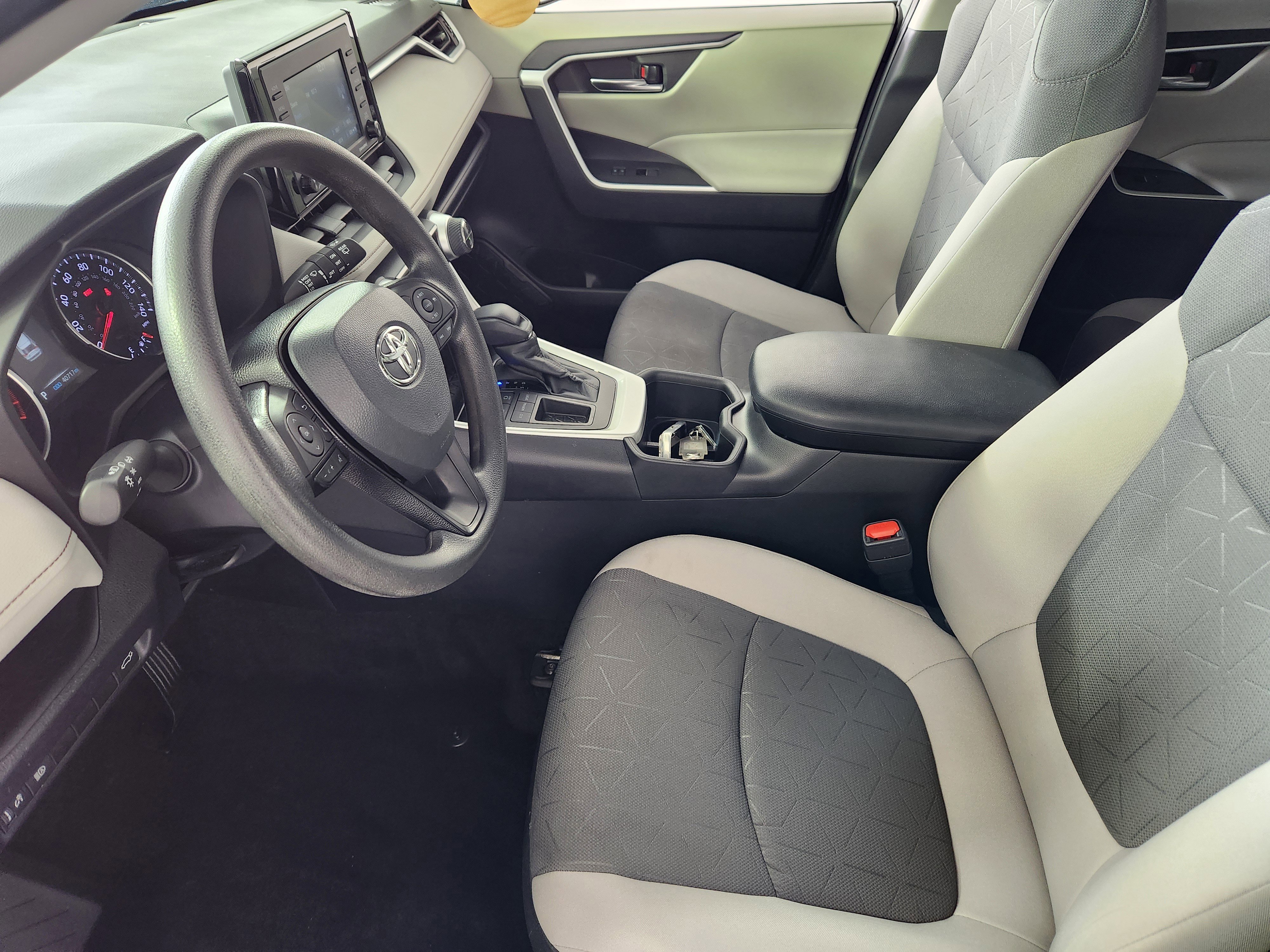 Used 2022 Toyota RAV4 XLE image 11