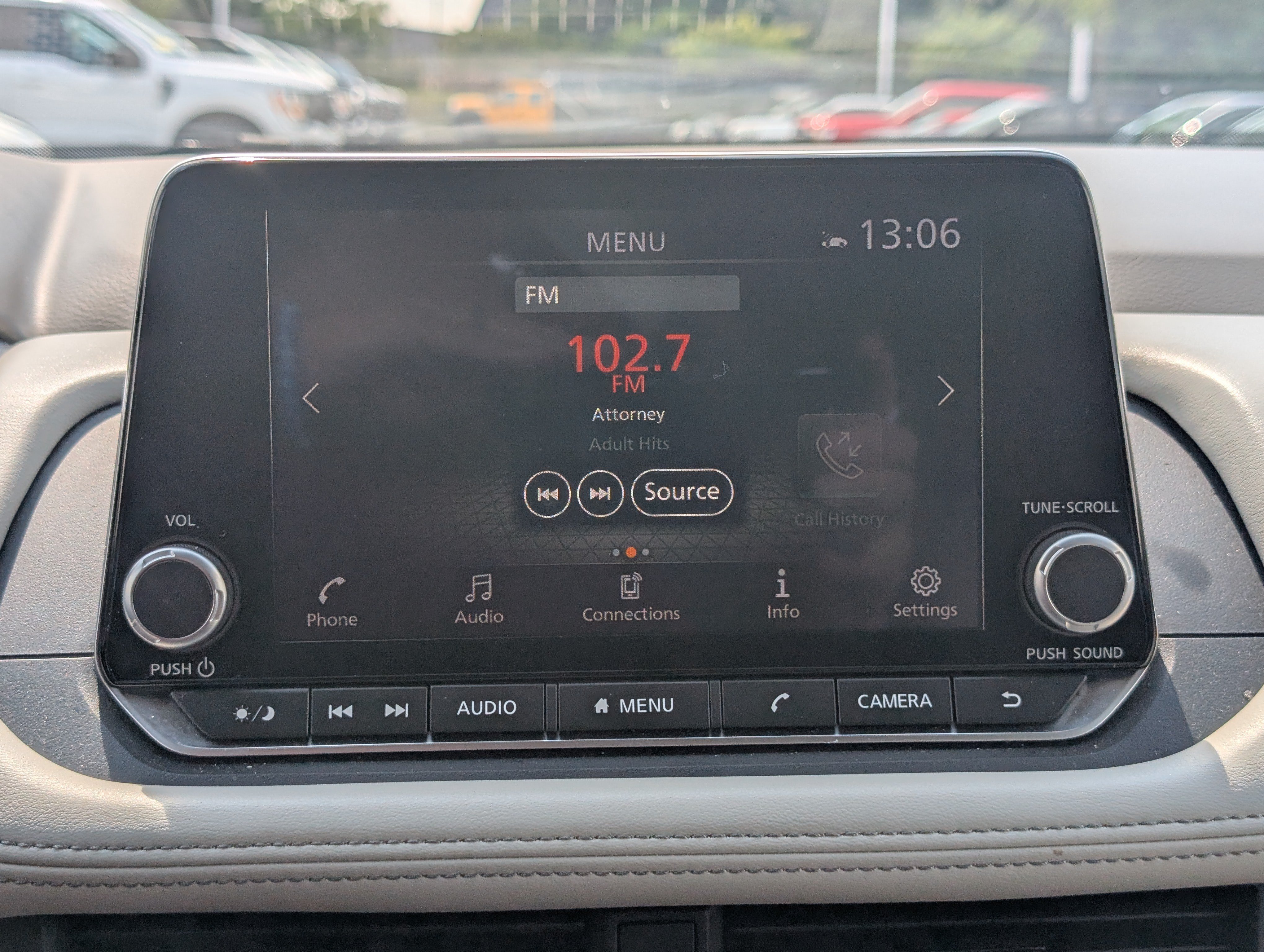 Used 2025 Nissan Rogue SV FWD image 24