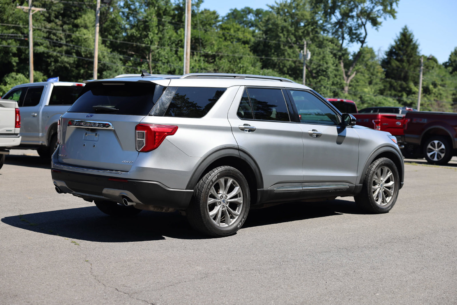 Certified 2023 Ford Explorer Limited w/ Limited Technology Package AWD/4WD image 5