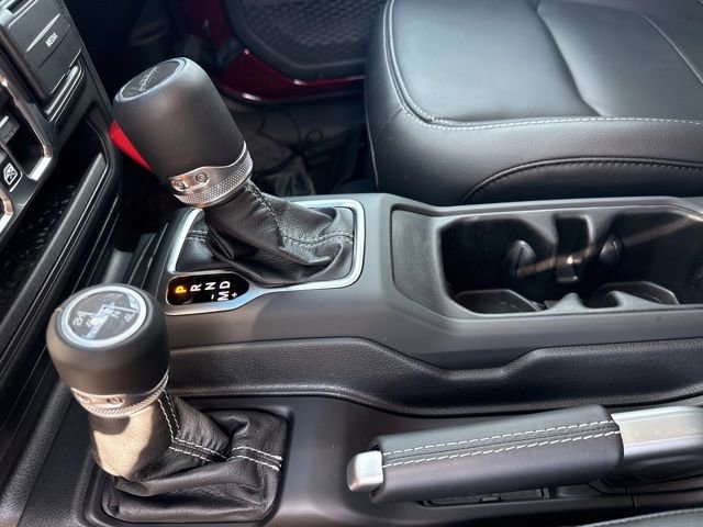Used 2022 Jeep Gladiator Overland w/ Popular Equipment Package AWD/4WD image 19