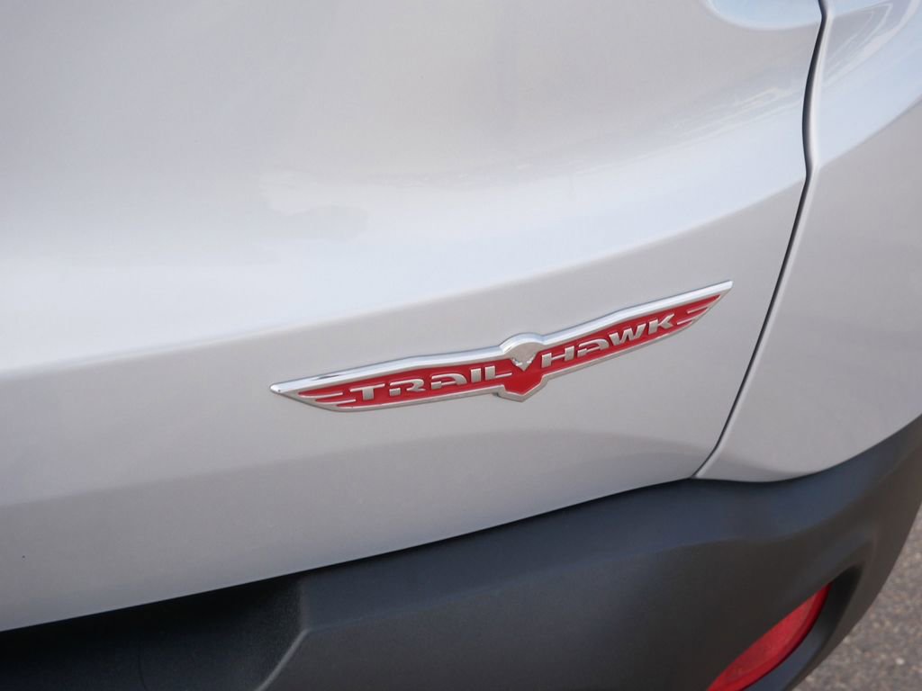 Used 2018 Jeep Renegade Trailhawk AWD/4WD image 9