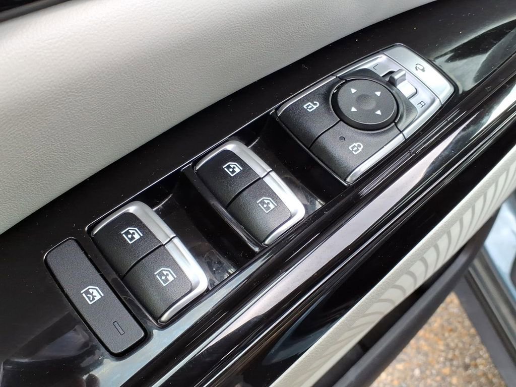 Used 2023 Kia Carnival SX Prestige FWD image 26