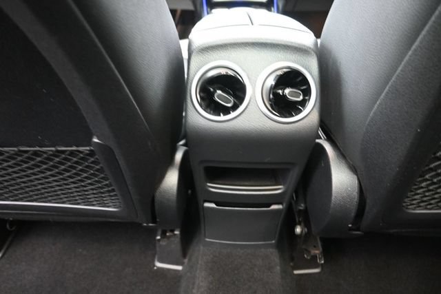 Used 2022 Mercedes-Benz GLB 250 4MATIC image 24