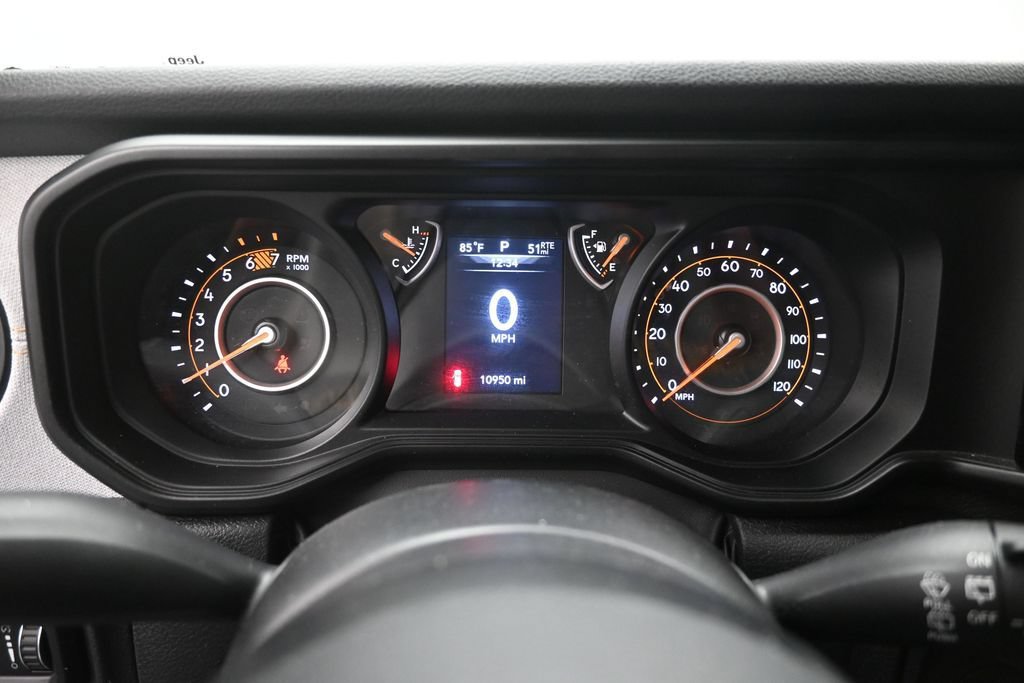 Used 2024 Jeep Wrangler Unlimited Sport AWD/4WD image 3