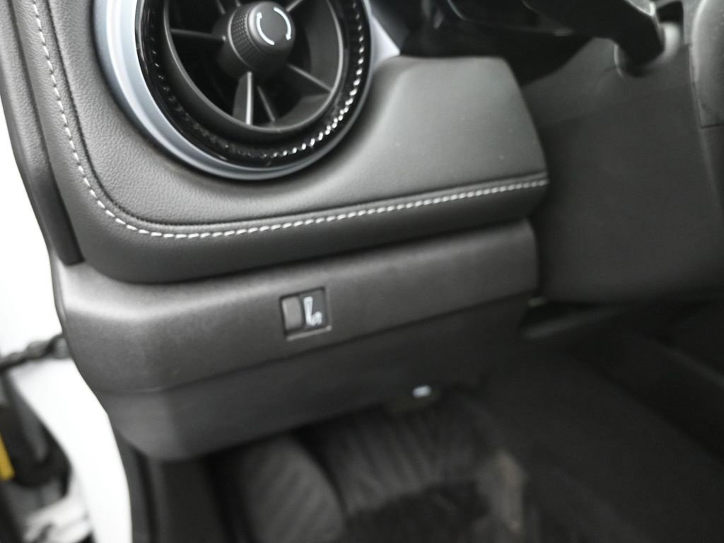 Used 2024 Chevrolet Colorado LT w/ LT Convenience Package III image 19