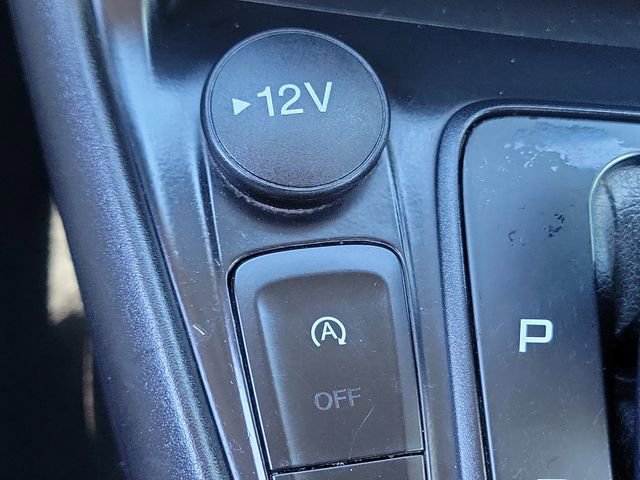 Certified 2018 Ford Focus SE w/ SE Appearance Package image 16