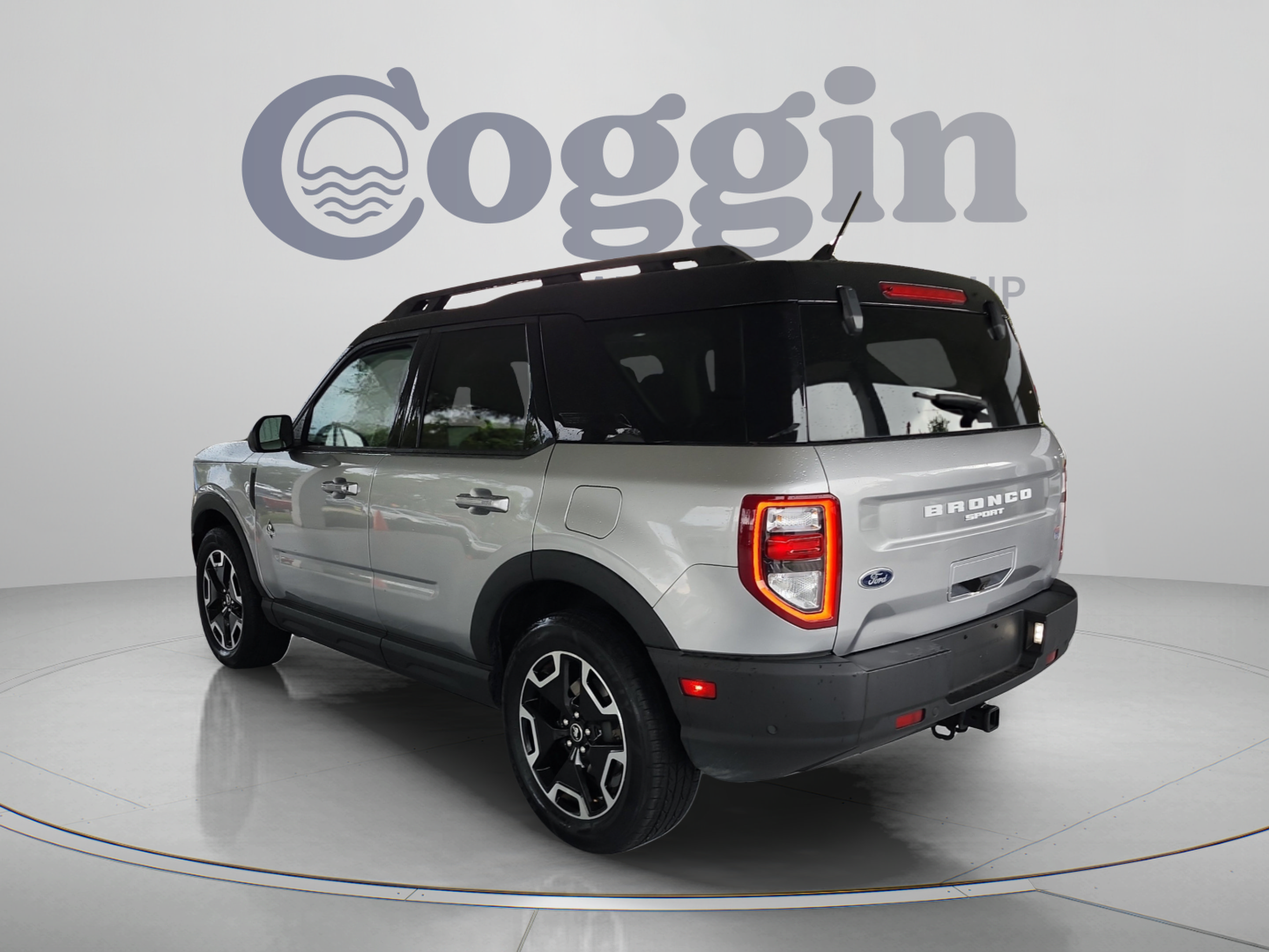 Certified 2023 Ford Bronco Sport Outer Banks w/ Tech Package AWD/4WD image 3