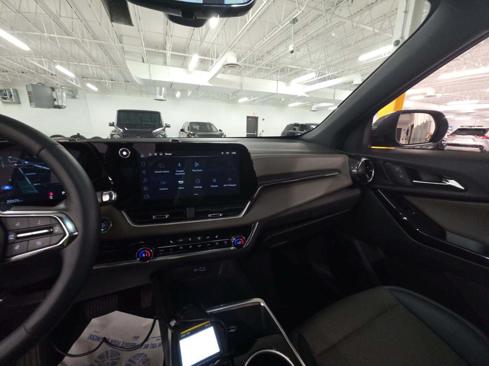 Used 2025 Chevrolet Equinox LT w/ Convenience Package II FWD image 8